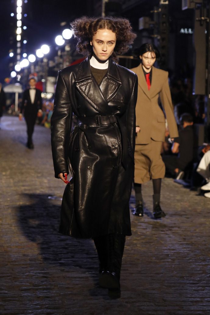Zde je na show VOGUE World v New Yorku letos v září.
