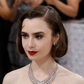 Lily Collins na Met Gala v roce 2023.
Lily Collins na Met Gala v roce 2023.