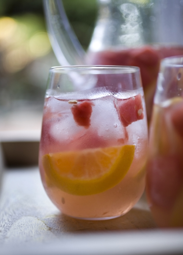 Zapomeňte na aperol, v létě pofrčí tyto drinky Zapomeňte na aperol, v létě pofrčí tyto drinky