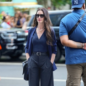 Anne Hathaway při natáčení Ďábel nosí Pradu 2
Anne Hathaway při natáčení Ďábel nosí Pradu 2