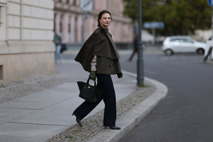 Elegance nikdy nezklamala, sluší každému.
Elegance nikdy nezklamala, sluší každému.