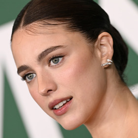 Herečka Margaret Qualley je také její věrnou klientkou
