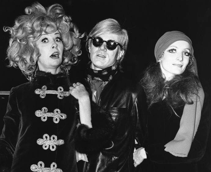 Andy Warhol a dvě z jeho múz - Ultra Violet a Viva.
Andy Warhol a dvě z jeho múz - Ultra Violet a Viva.