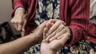 Naděje pro pacienty s Parkinsonem: Malá krabička pod kůží změní pacientům život