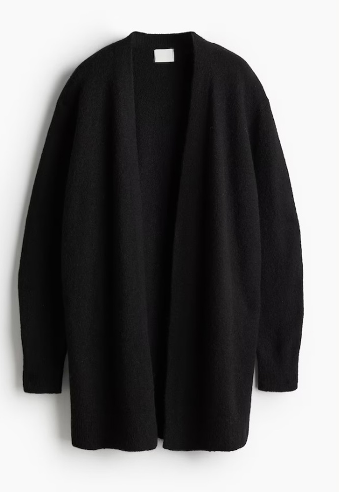 Dlouhý propínací svetr, H&M, 479 Kč
