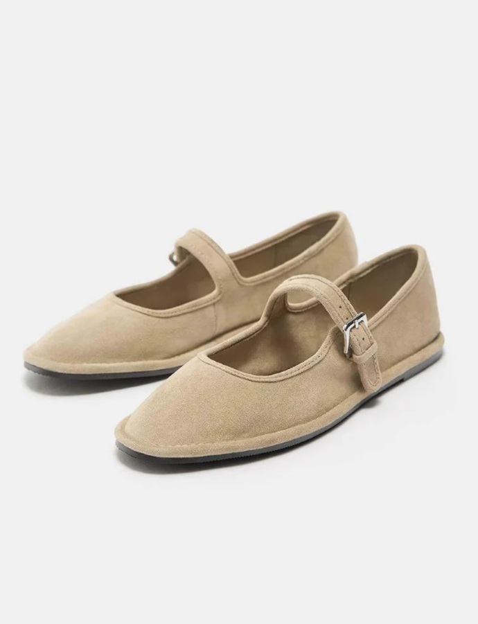 Baleríny, PULL&BEAR, 849 Kč
