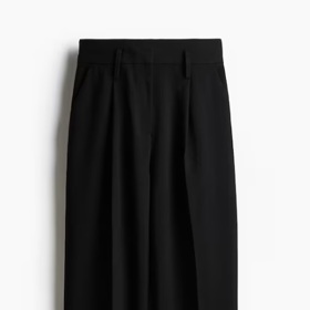 Kalhoty s balonovými nohavicemi, H&M, 839 Kč
Kalhoty s balonovými nohavicemi, H&M, 839 Kč