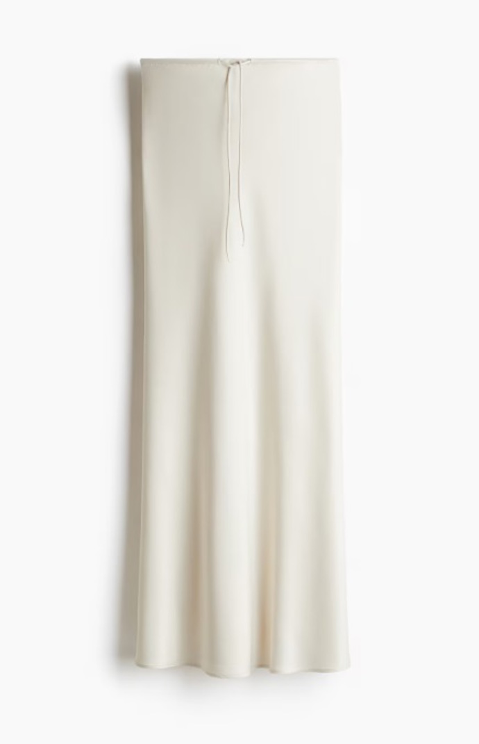 Saténová sukně se stahovací šňůrkou, H&M, 599 Kč
