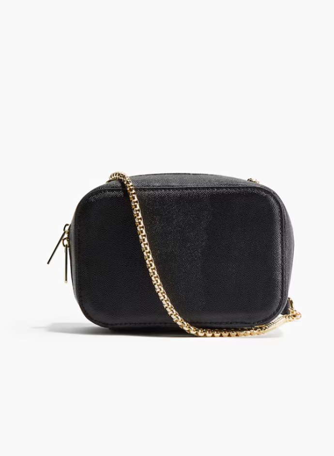 Kabelka se zlatým řetízkem, H&M, 479 Kč
