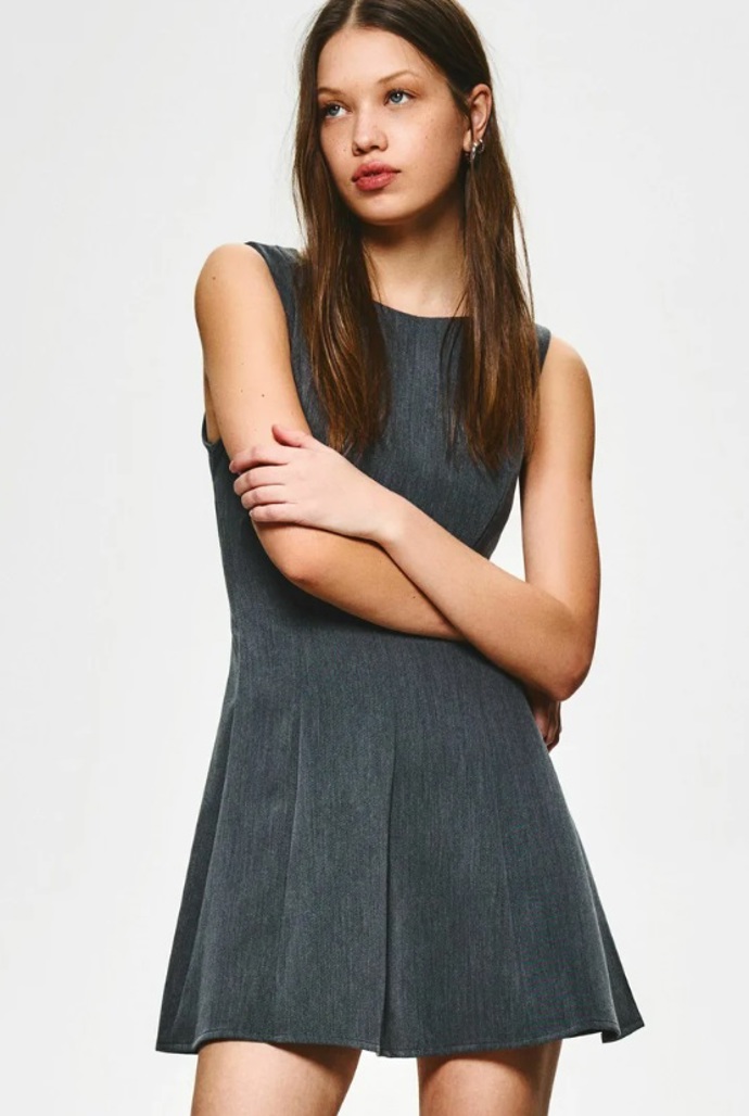 Dámské šaty, Bershka, 649 Kč
