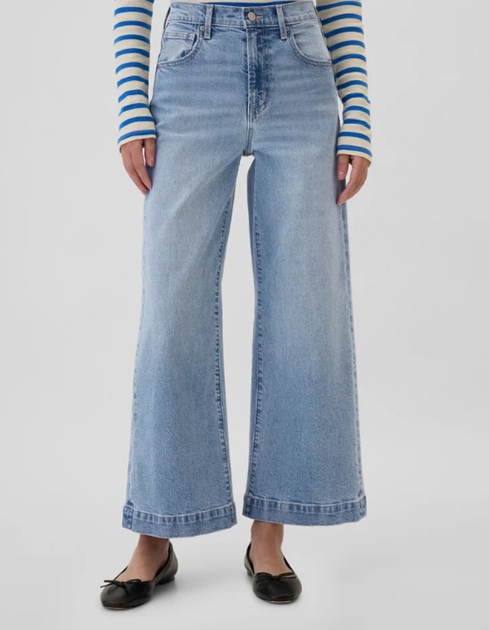 Cropped široké džíny, GAP, 995 Kč
