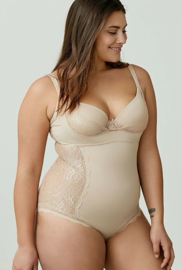 Tvarující body, Ellos Collection, 584 Kč
