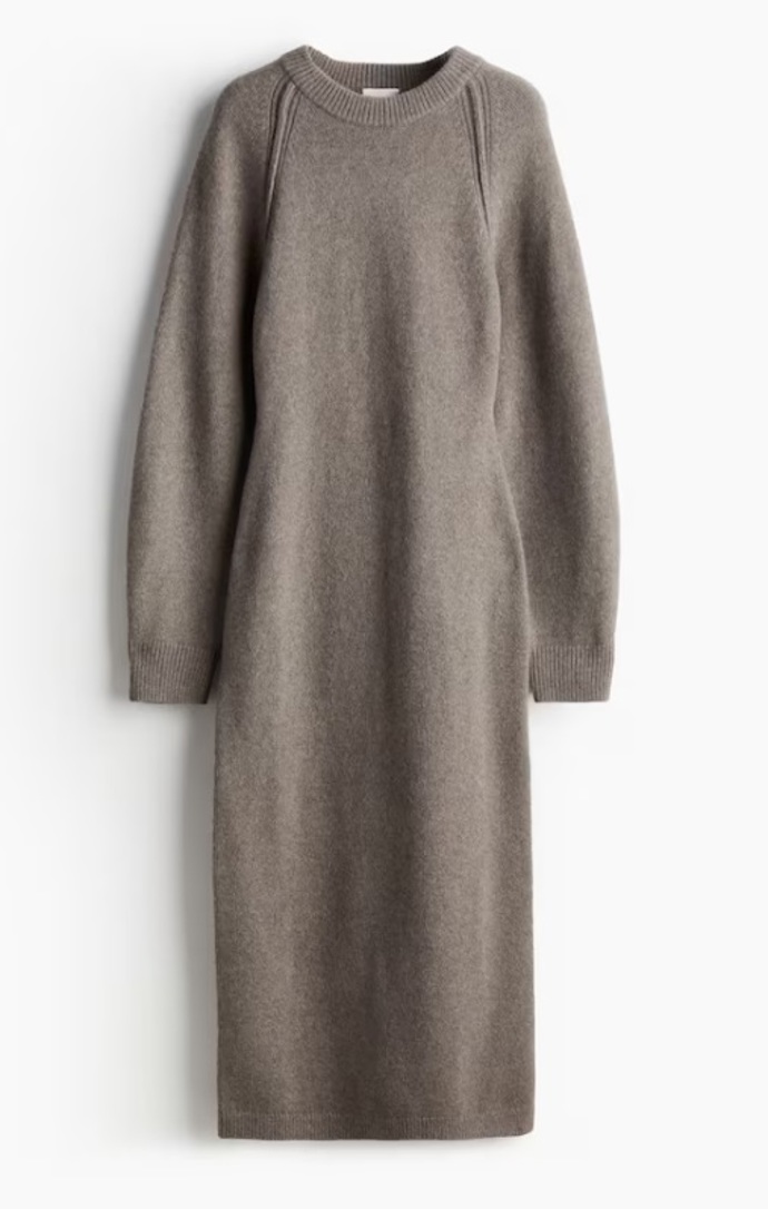Pletené šaty, H&M, 768 Kč
