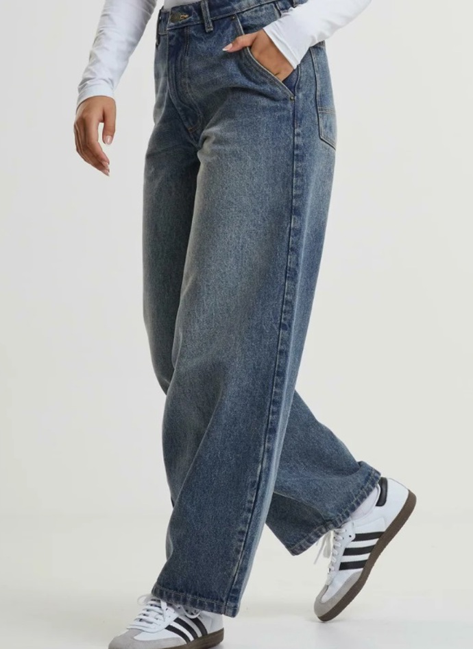 Volně střižené džíny, Urban Classics, 1 125 Kč
