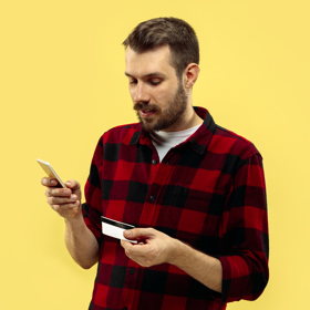 Od mobilu ho totiž nikdo nemůže odtrhnout a jen neustále sází. A i když občas něco vyhraje, v konečném důsledku víc prohraje. 
