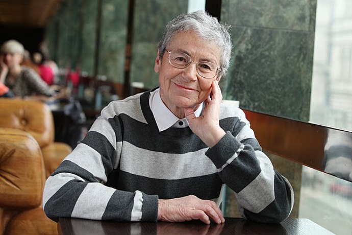 Helena Illnerová patří mezi nejvýznamnější české vědkyně, které zásadně ovlivnily výzkum biorytmů. Její práce ukázala, jak důležitý je přirozený rytmus dne a noci pro lidské zdraví.
