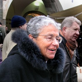 Její výzkumy vysvětlují, proč nám škodí noční svícení nebo práce na směny. Pomohla lidem pochopit, že narušení biorytmu má reálné zdravotní důsledky.
