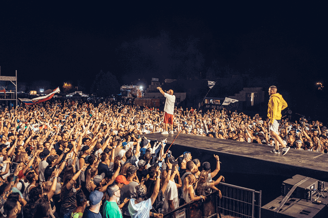 Největší letní festivaly: zakončete poslední srpnový víkend nabitým hudebním programem