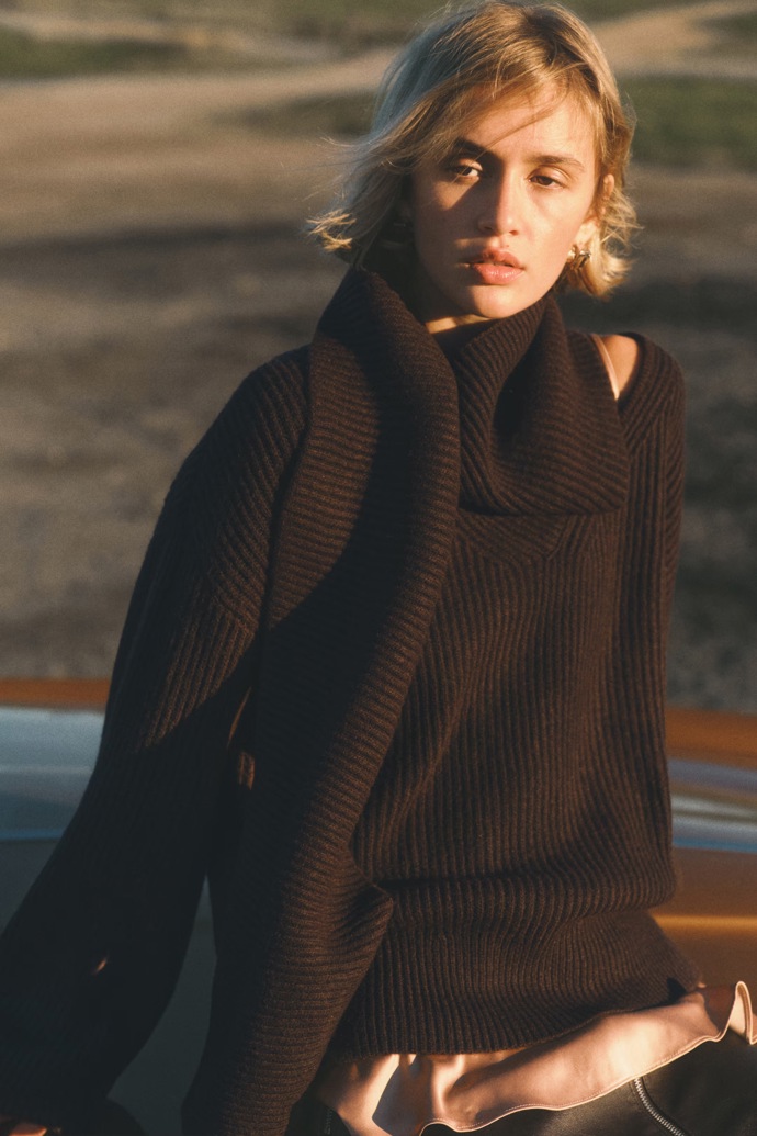 Svetr, H&M, 1049 Kč
Svetr, H&M, 1049 Kč