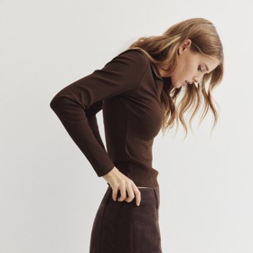 Semišová sukně, H&M, 439 Kč
Semišová sukně, H&M, 439 Kč