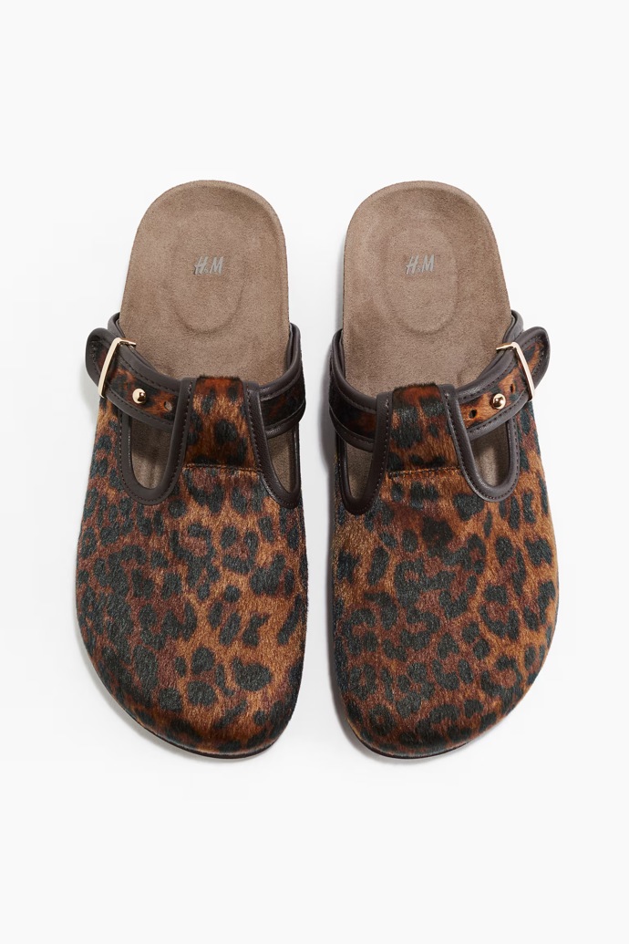 Pantofle, H&M, 839 Kč
Pantofle, H&M, 839 Kč