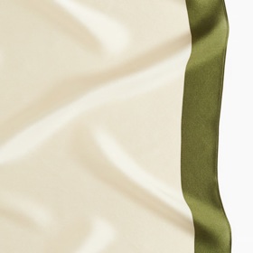 Šátek, H&M, 859 Kč
