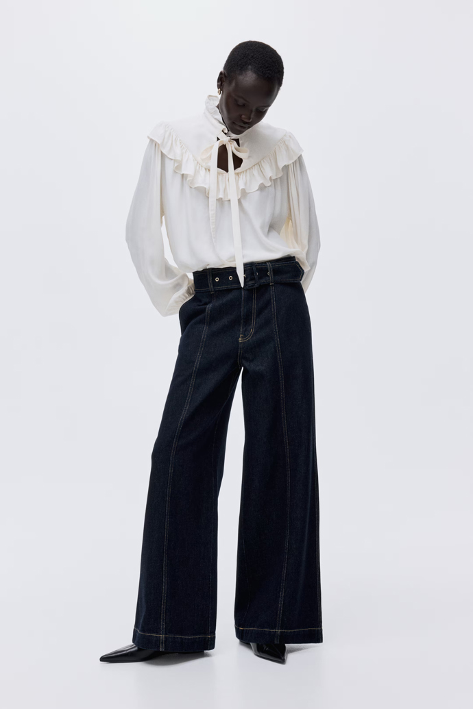 Kalhoty s vysokým pasem, H&M, 979 Kč
