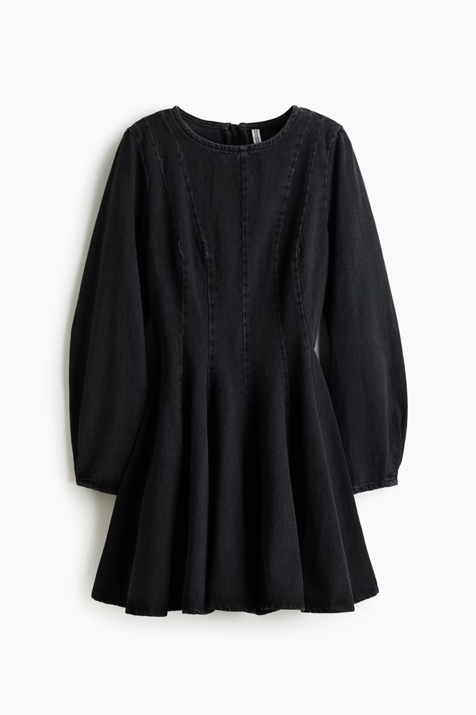 H&M, 859 Kč
