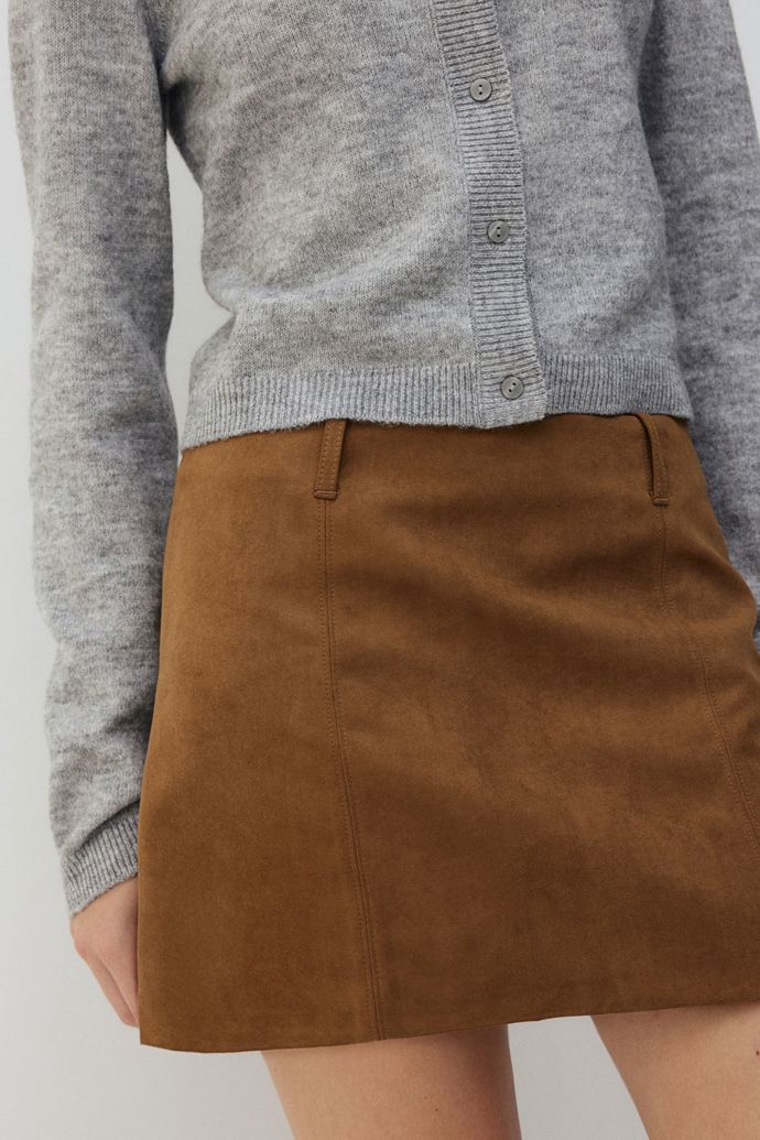 Minisukně áčkového střihu, H&M, 409 Kč
