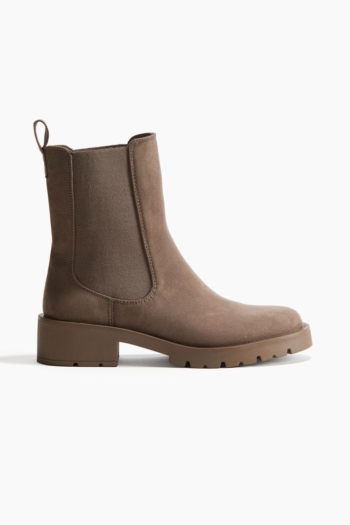 Vysoké boty chelsea, H&M, 719 Kč
