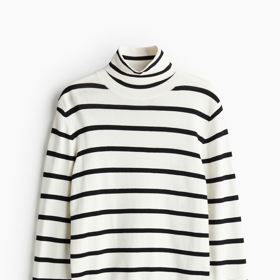 Svetr s rolákem, H&M, 359 Kč
