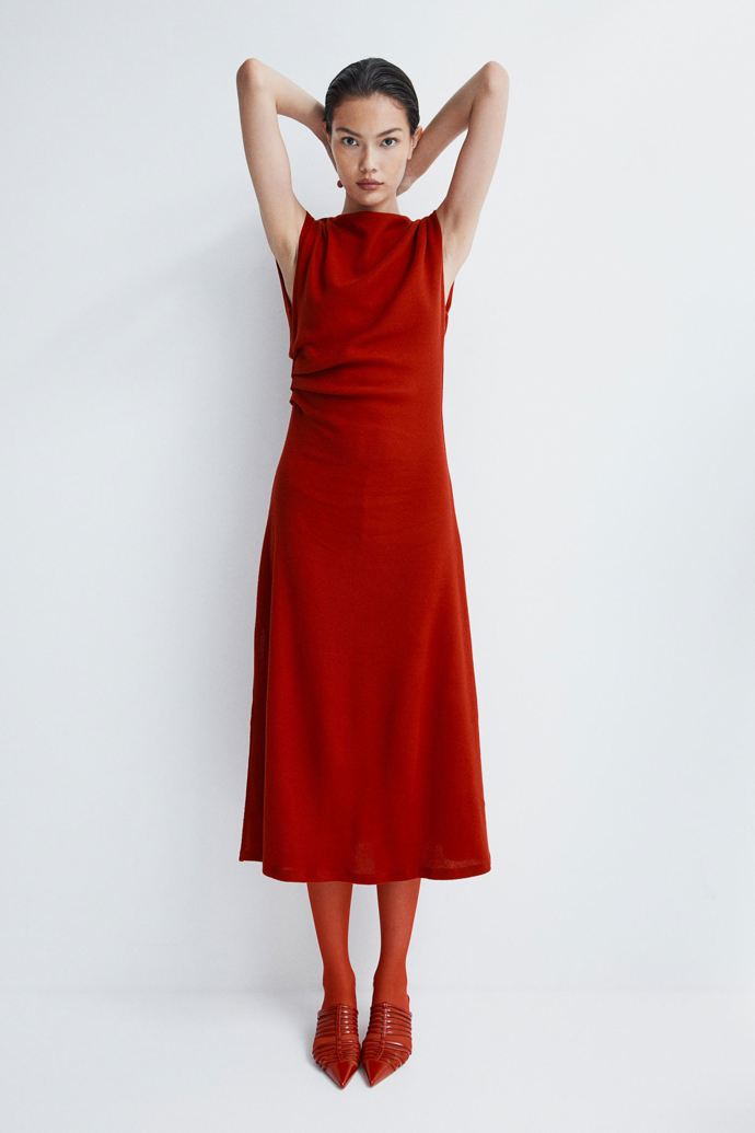 Řasené šaty, H&M, 719 Kč
