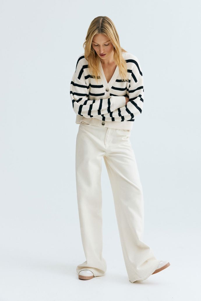 Propínací svetr z žebrovaného úpletu, H&M, 549 Kč
