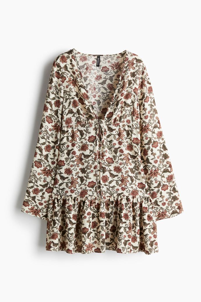 Šaty s výstřihem do V, H&M, 719 Kč
