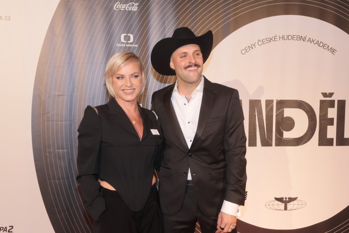 I Martina Pártlová oblékla na gala Cen Anděl černou barvu.
