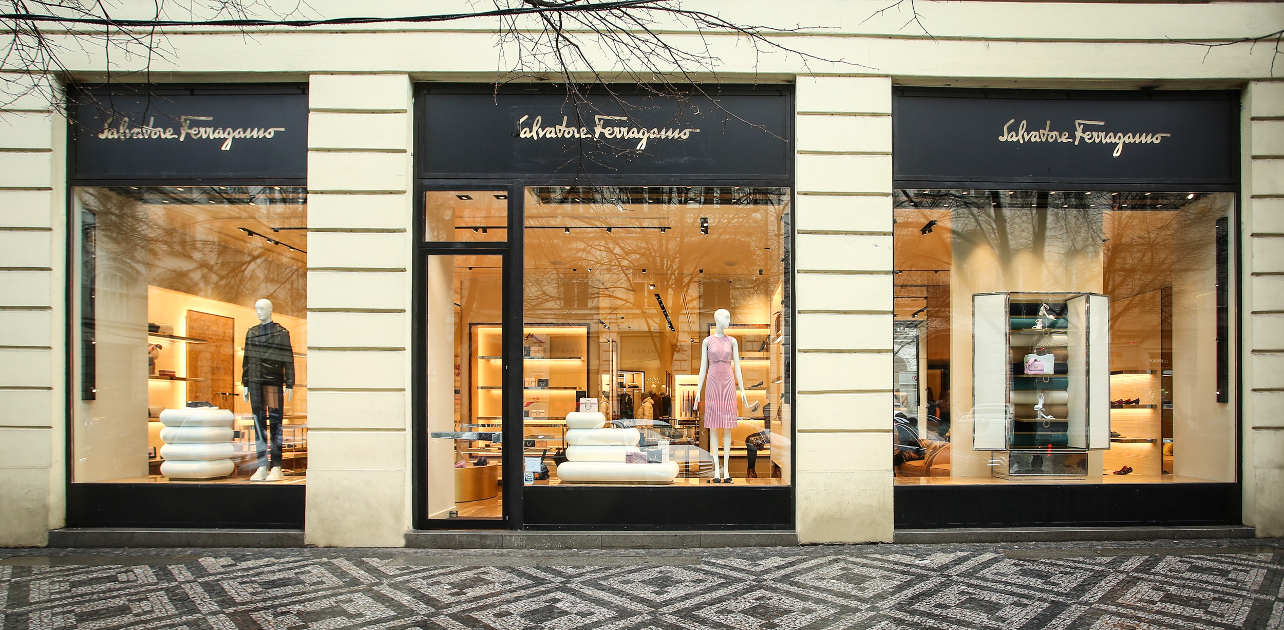 Salvatore Ferragamo: 12 zajímavých faktů, které jste nevěděli o této módní legendě Salvatore Ferragamo: 12 zajímavých faktů, které jste nevěděli o této módní legendě