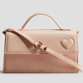 Růžová kabelka crossbody, H&M, 359 Kč
Růžová kabelka crossbody, H&M, 359 Kč