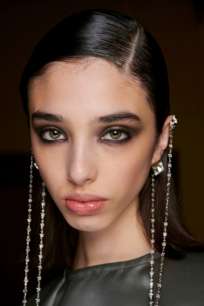 Smokey eyes
Smokey eyes