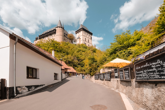 Karlštejn - jeden z nejnavštěvovanějších hradů v ČR
Karlštejn - jeden z nejnavštěvovanějších hradů v ČR