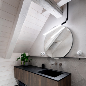 Architekti spolu s investory dali stavbě nový život, aniž by potlačili její původní charakter. 
