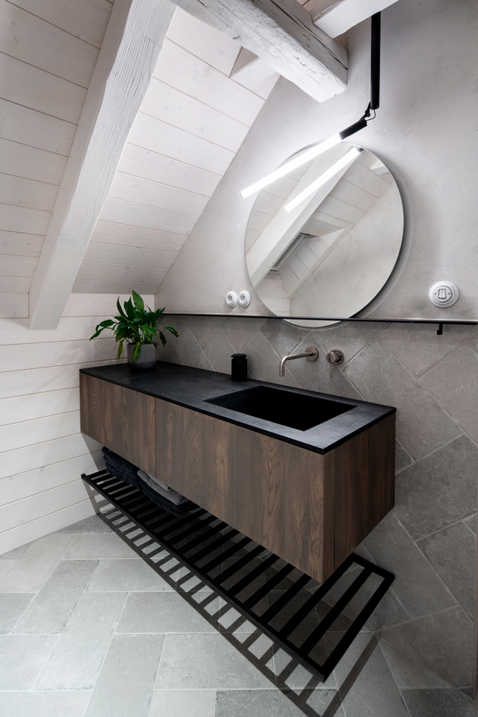 Architekti spolu s investory dali stavbě nový život, aniž by potlačili její původní charakter. 
