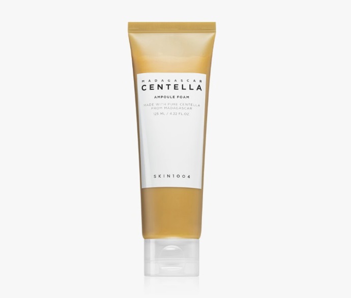 Krémová čisticí pěna pro citlivou pleť, SKIN1004, 457 Kč
