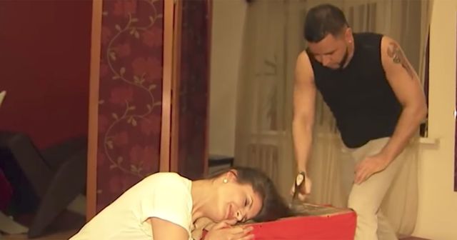 Svět bizarních kadeřníků: Chcete to sekyrou nebo vzhůru nohama? Svět bizarních kadeřníků: Chcete to sekyrou nebo vzhůru nohama?