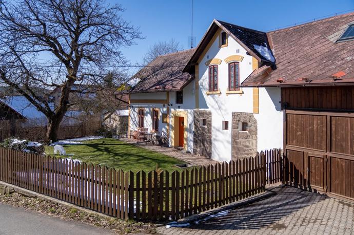 Místnost, která původně sloužila jako ložnice, majitelé přestavěli na dětský svět plný her a zábavy.
Místnost, která původně sloužila jako ložnice, majitelé přestavěli na dětský svět plný her a zábavy.