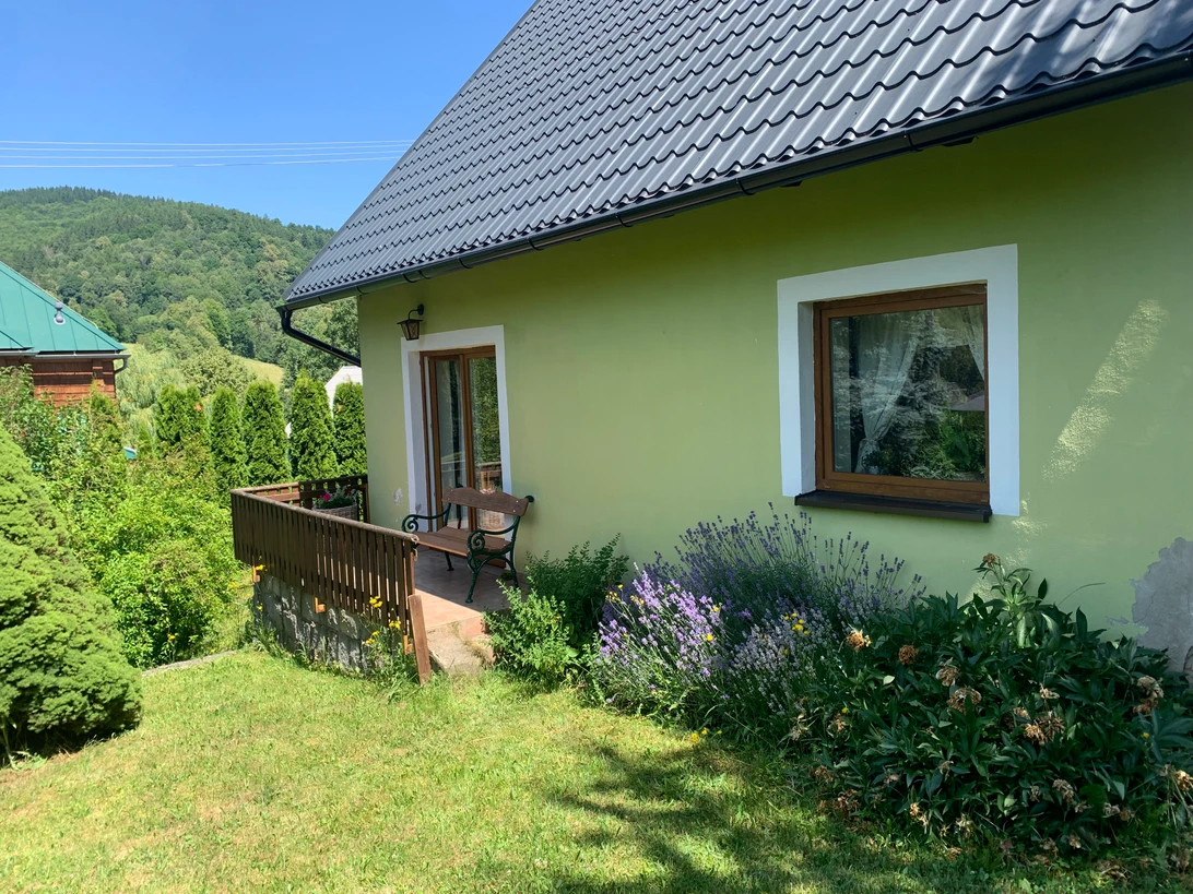 Stylová samota u lesa: Chalupa Kulkuska je ideální únik z reality