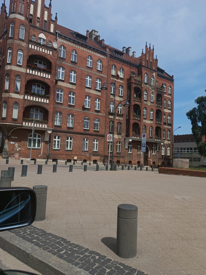 Gdaňsk vypadá hezky celý. Kombinace historických budov a moderních staveb je úchvatná.
Gdaňsk vypadá hezky celý. Kombinace historických budov a moderních staveb je úchvatná.