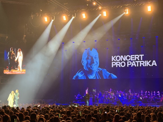 Koncert pro Patrika se konal 19. ledna v O2 areně. Pár minut po jeho vyhlášení byl vyprodán. Přišlo 17 tisíc lidí.
Koncert pro Patrika se konal 19. ledna v O2 areně. Pár minut po jeho vyhlášení byl vyprodán. Přišlo 17 tisíc lidí.