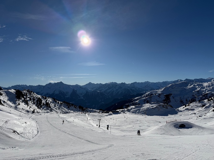 Pod vrcholem Rastkogel ve 2.762 m je ideální areál pro malé děti včetně fun slope.
