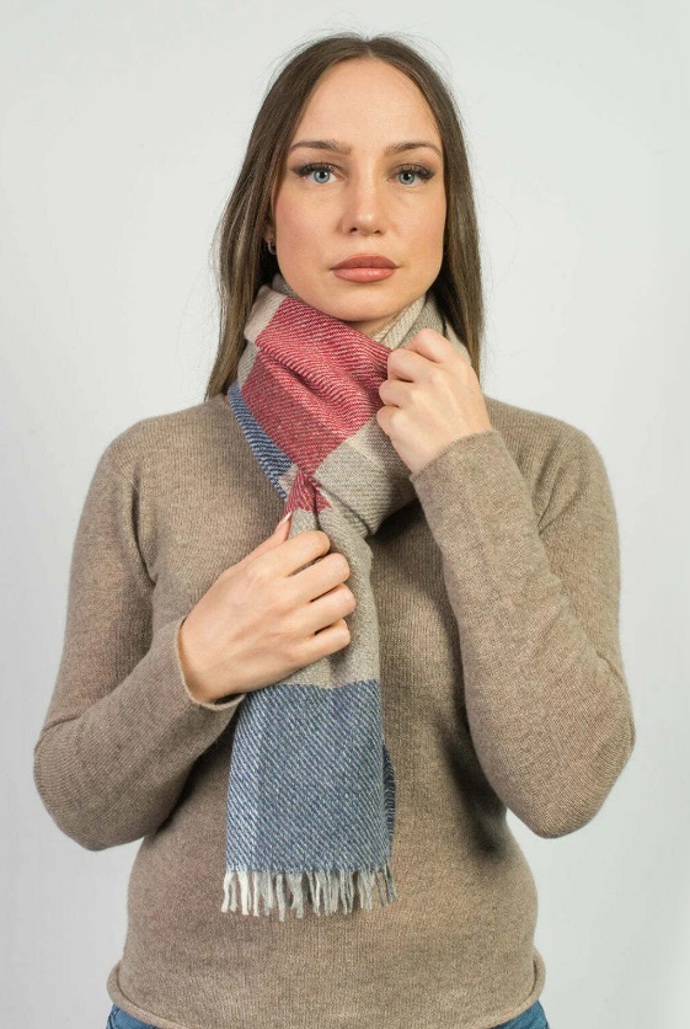 Šála s podílem kašmíru, Dalle Piane Cashmere, 749 Kč
