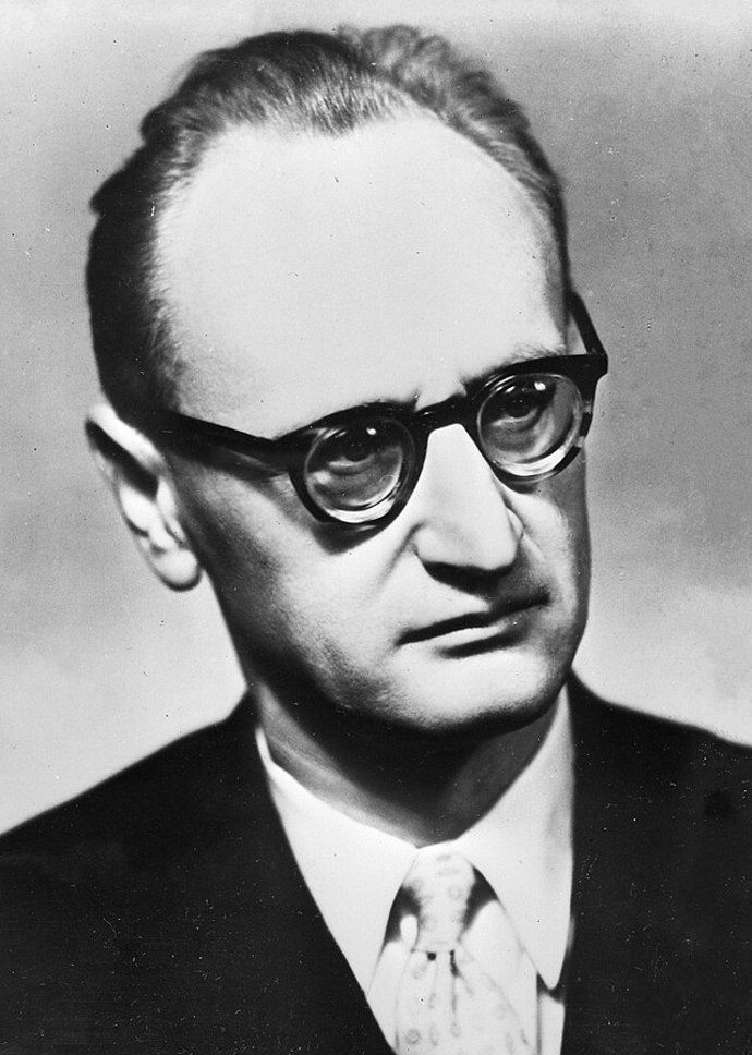 Jiří Hájek dodal Chartě významnou politickou váhu díky svým zkušenostem z vysoké politiky. I on čelil perzekuci a profesní likvidaci.
